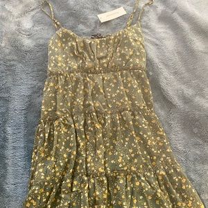 NWT Francesca’s spaghetti strap green and yellow flora mini dress Size Small